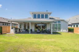 Easton Park Home: Fire Pit, Fenced Yard & BBQ