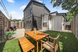 Dog-Friendly Home Near South Congress & Fire Pit