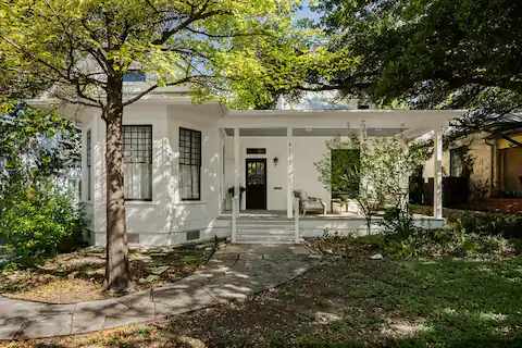 Game Room Home Near Pease Park and Downtown