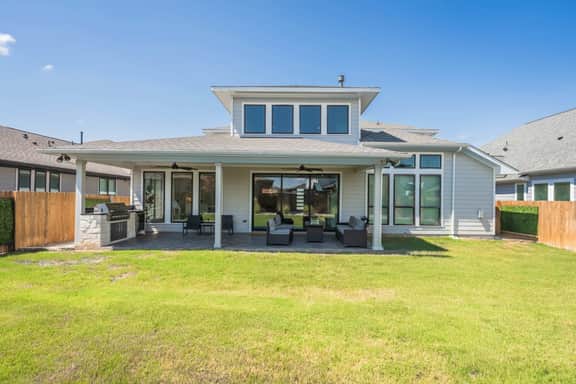 Easton Park Home: Fire Pit, Fenced Yard & BBQ