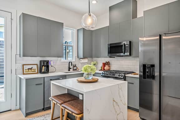 Dog-Friendly Home Near South Congress & Fire Pit