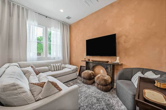 Dog-Friendly Home Near South Congress & Fire Pit