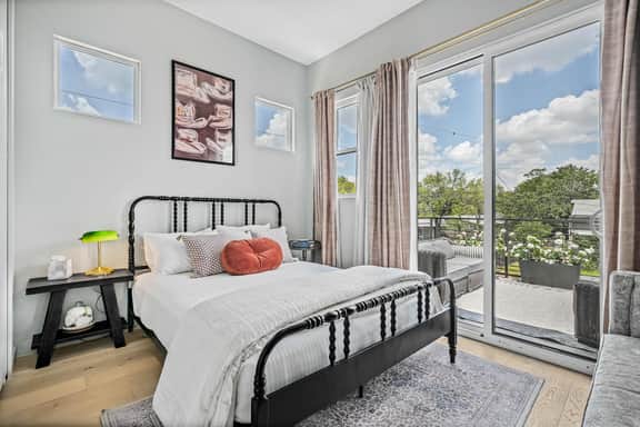 Dog-Friendly Home Near South Congress & Fire Pit