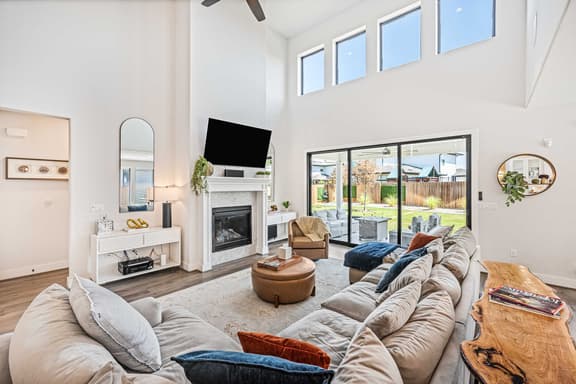 Easton Park Home: Fire Pit, Fenced Yard & BBQ